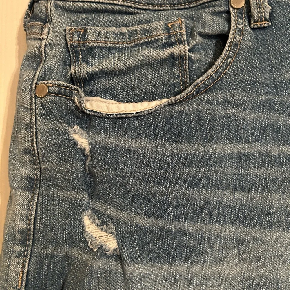 Torrid Light Blue Jean Shorts Size 26 - Picture 2 of 5